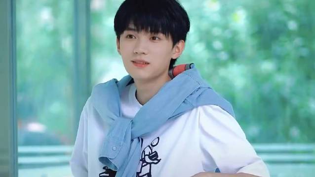 这一年,周翊然的作品如雨后春笋般浮现……_小敏_艾佳_周迅