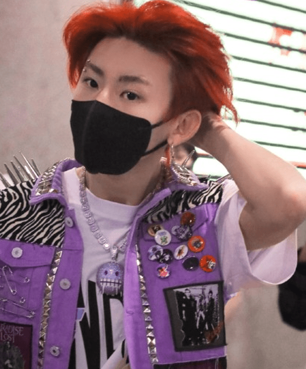 偶像歌手王琳凯抽搐式演唱!