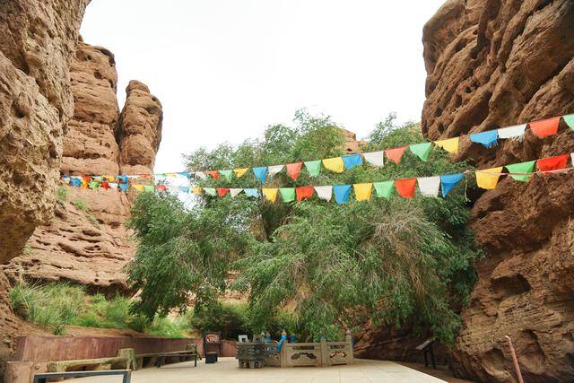 中国最美十大峡谷简介 e4054164ddd946f68914489def601810.jpeg