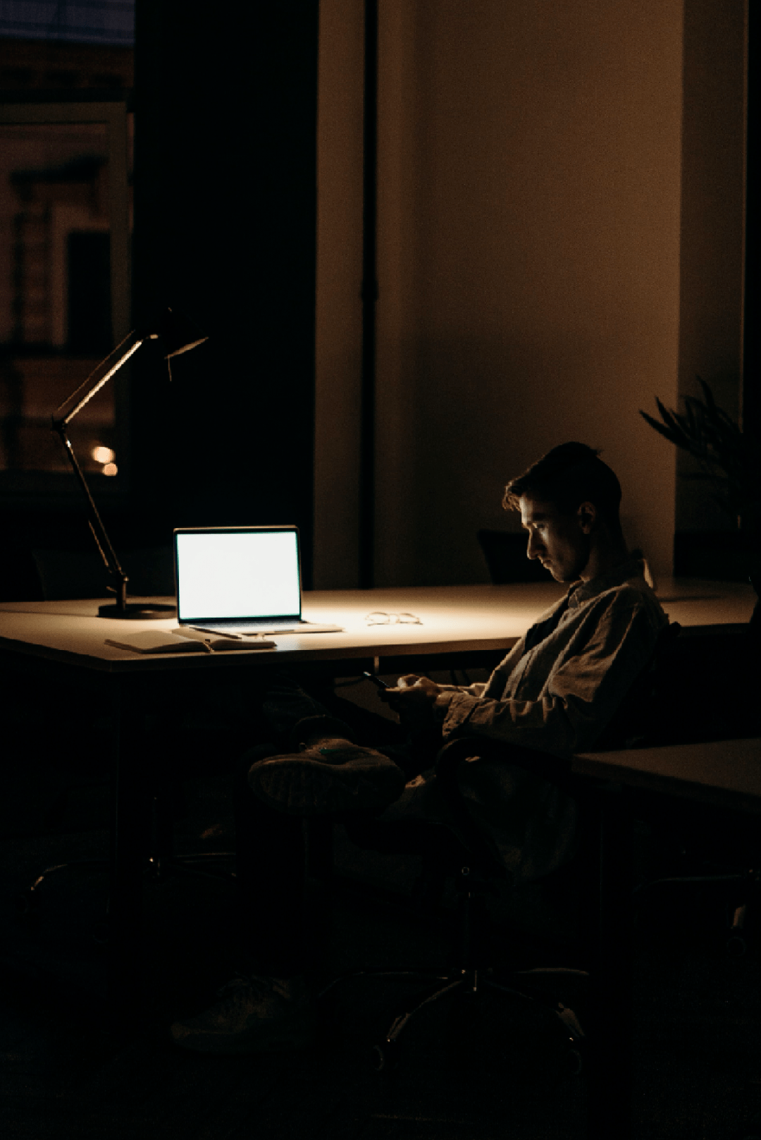 熬夜缺的"觉"可以补回来吗?_睡眠_pexles_工作日