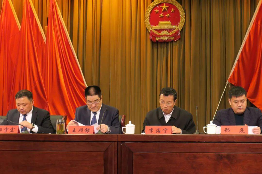 一心向党红领书记李海宁红领初心照亮红企梦想