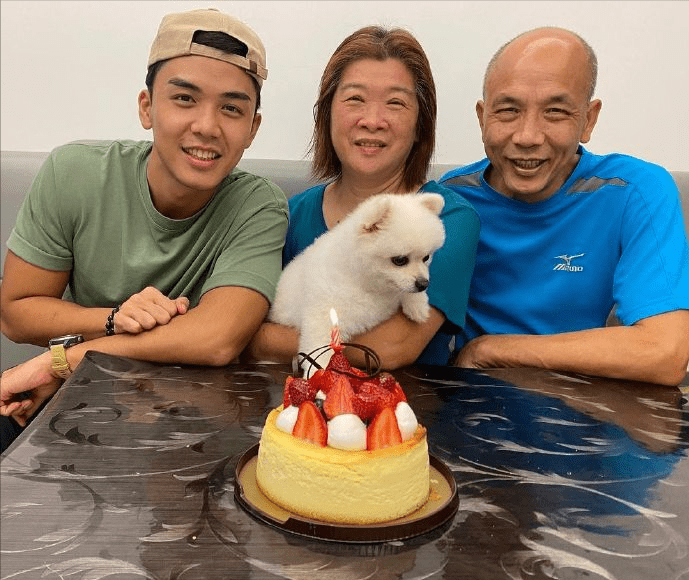 因为|加油！TVB男星与前任演情侣不尴尬，感恩父母：拼命工作报答他们