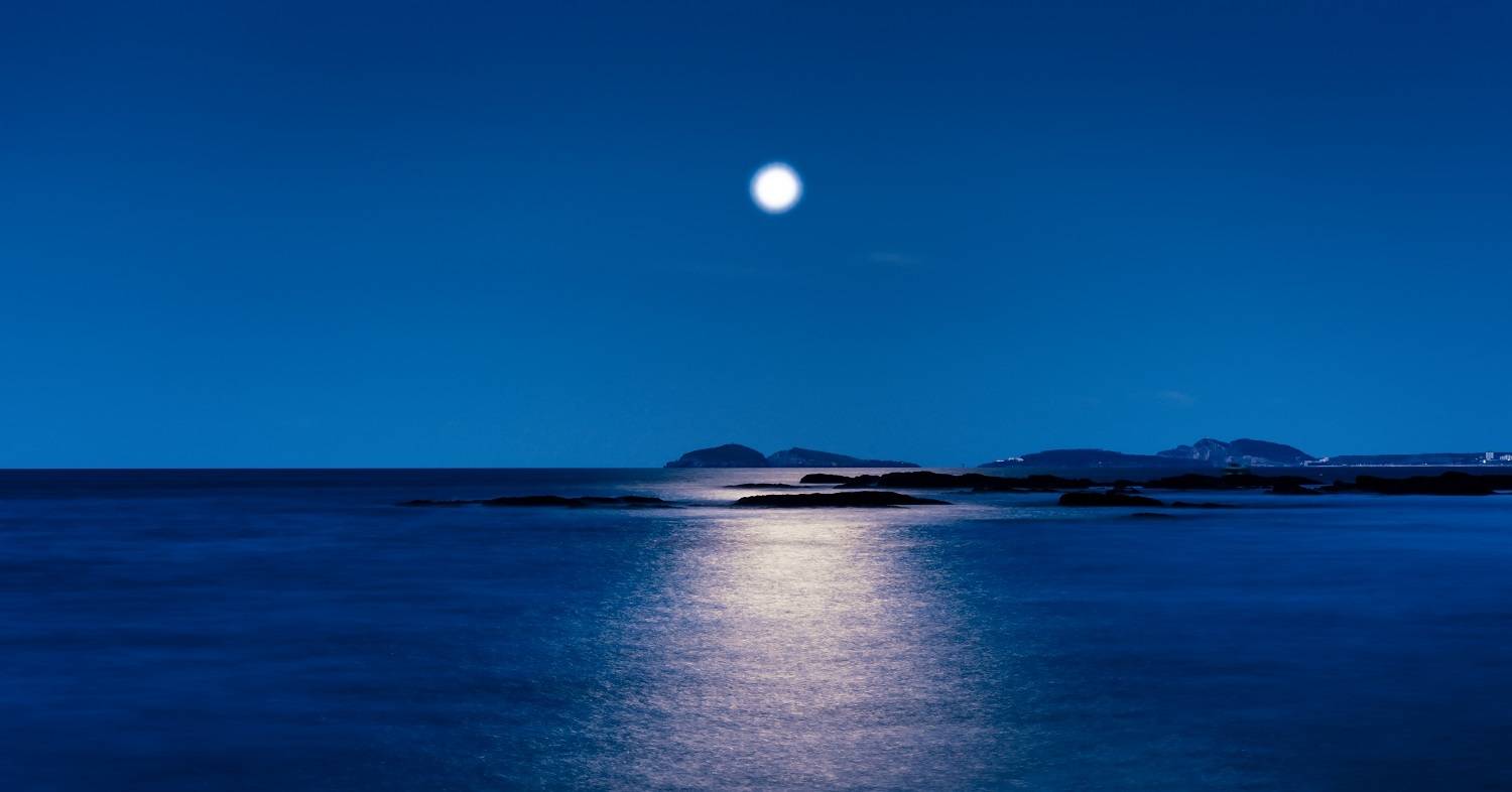 年度最小满月即将亮相,这份"超级小月亮"科普请查收!_时间_地球_月球