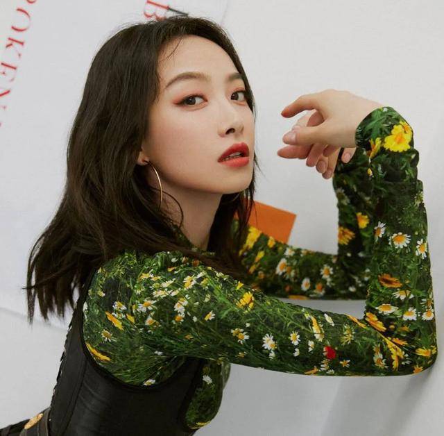 孟佳和王霏霏跟宋茜同期出道运气大不一样