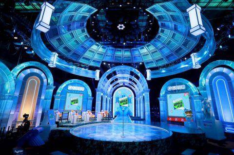 蔡明李诞杨笠加盟脱口秀超nice大会聚焦人类迷惑行为