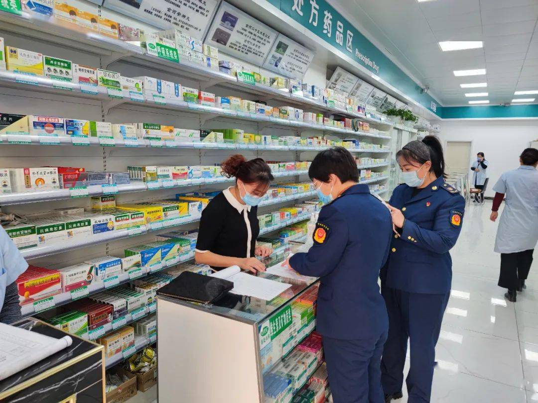 【一线】右旗市场监管局全力落实药品零售企业疫情防控常态化工作