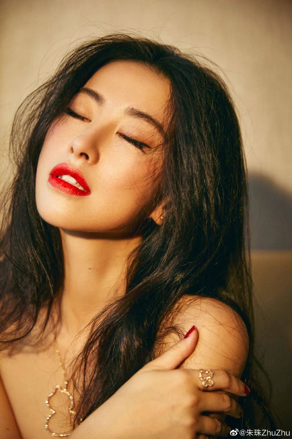 世界最美面孔朱珠视频 aece31d73f6f4ae2a4115bfdc06b159d.jpeg