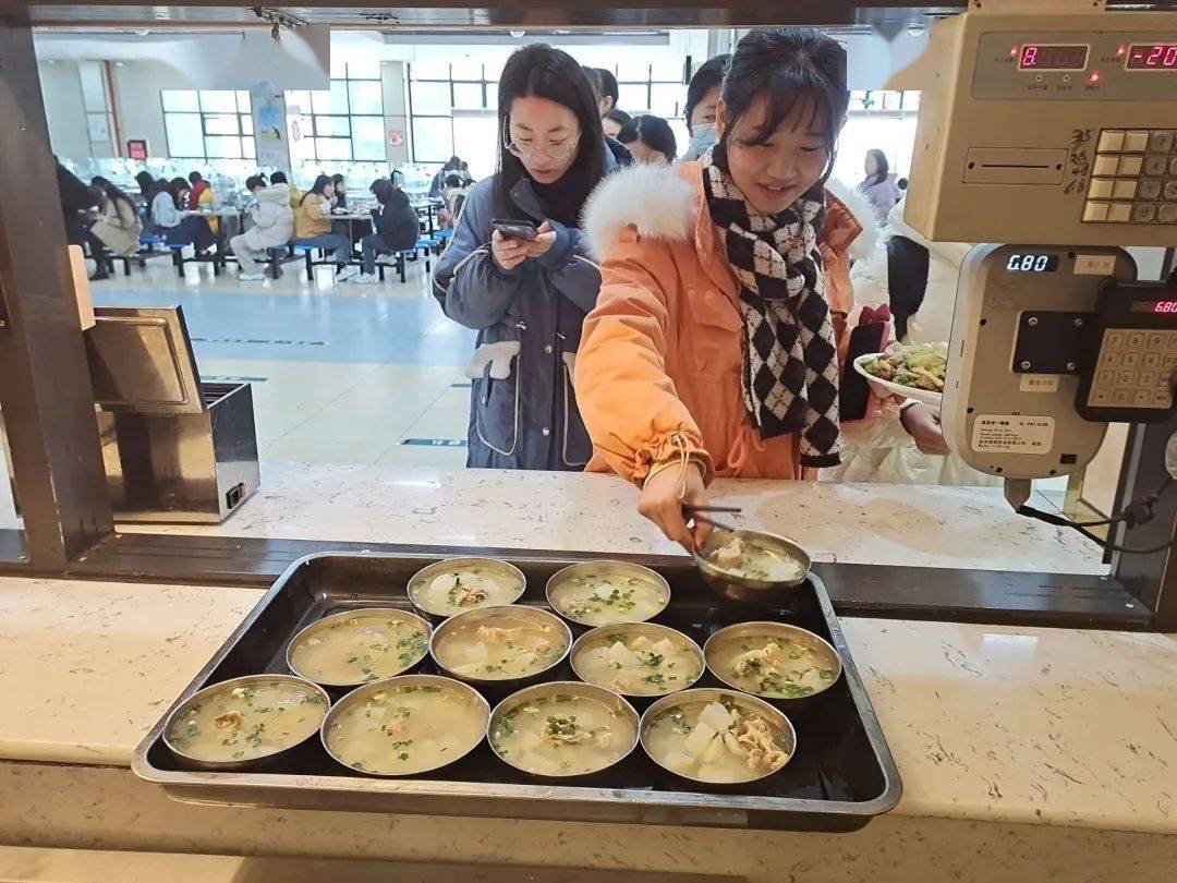 四川科技职业学院食堂图片