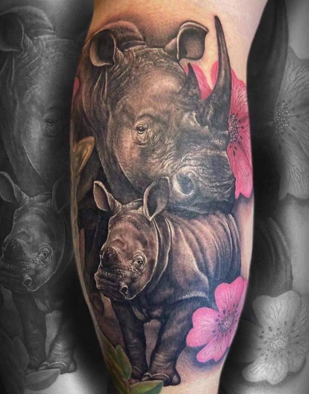 横冲直撞的犀牛纹身