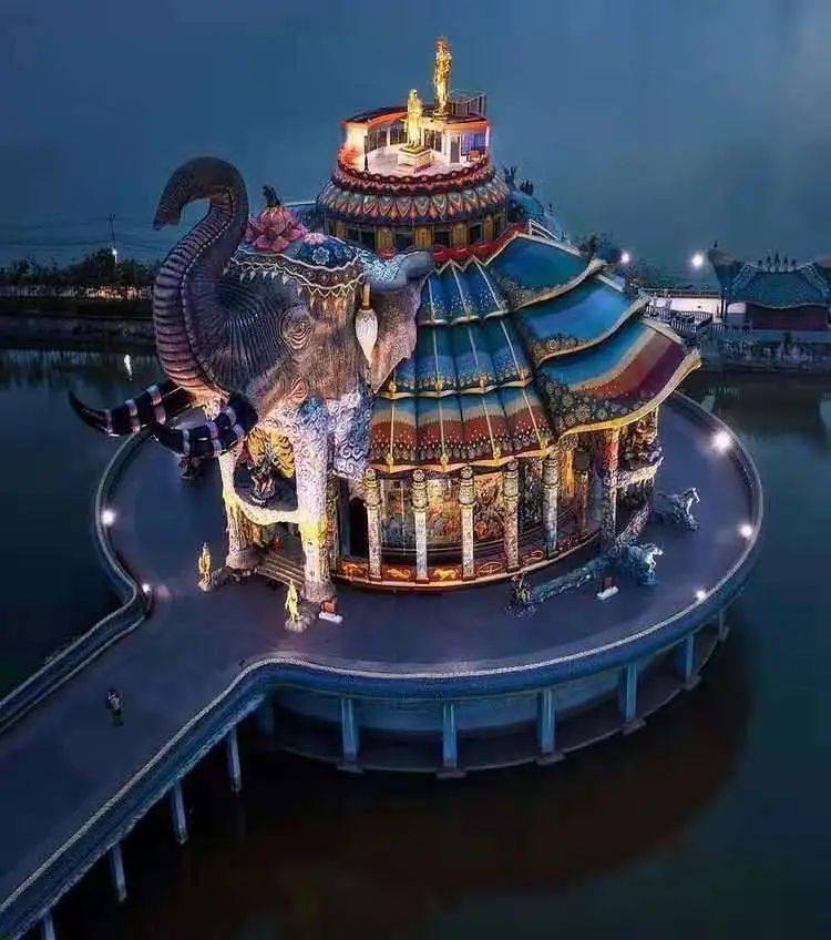 泰国打卡美出人间的呵叻府彩象寺watbanrai