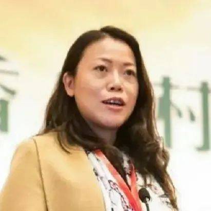 人物 | 碧桂园女总裁杨惠妍：嫁清华才子，国内捐款数十亿，行事低调_建筑工程公司_杨国强_管理