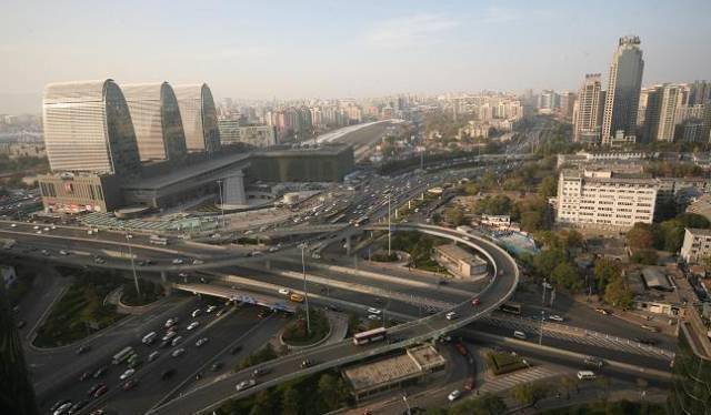 運煤走阜成門給宮裡運水的車走西直門運糧走朝陽門檢查往來貨物跟收稅