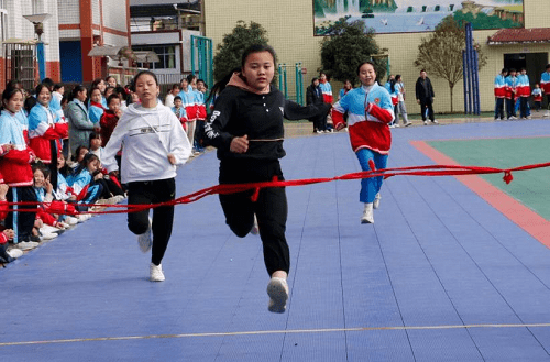 五星红旗|南江县和平镇九年义务教育学校开展第二十一届冬季田径运动会