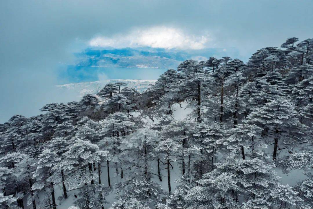 云南大理苍山雪景图片图片
