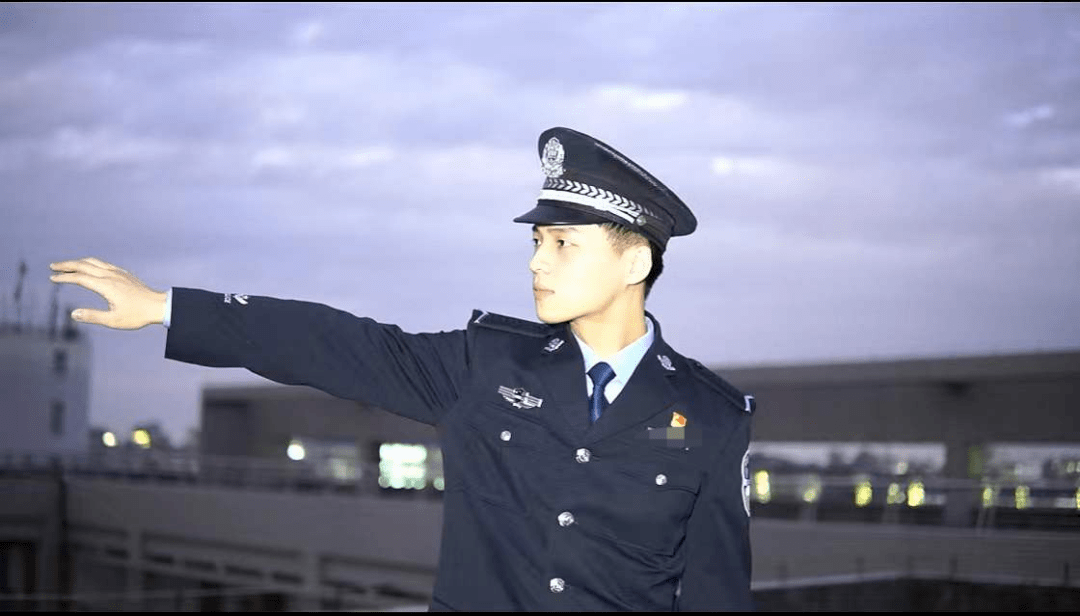 广东警官学院警草