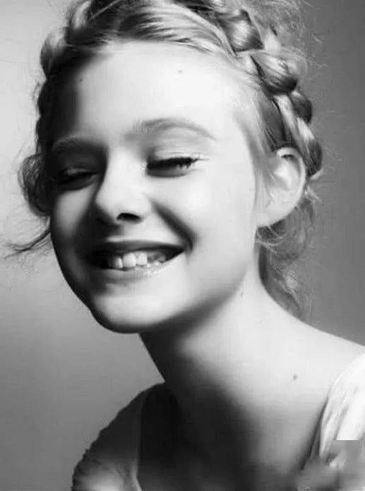 测试4个小女孩谁在强颜欢笑测你的情商有多高