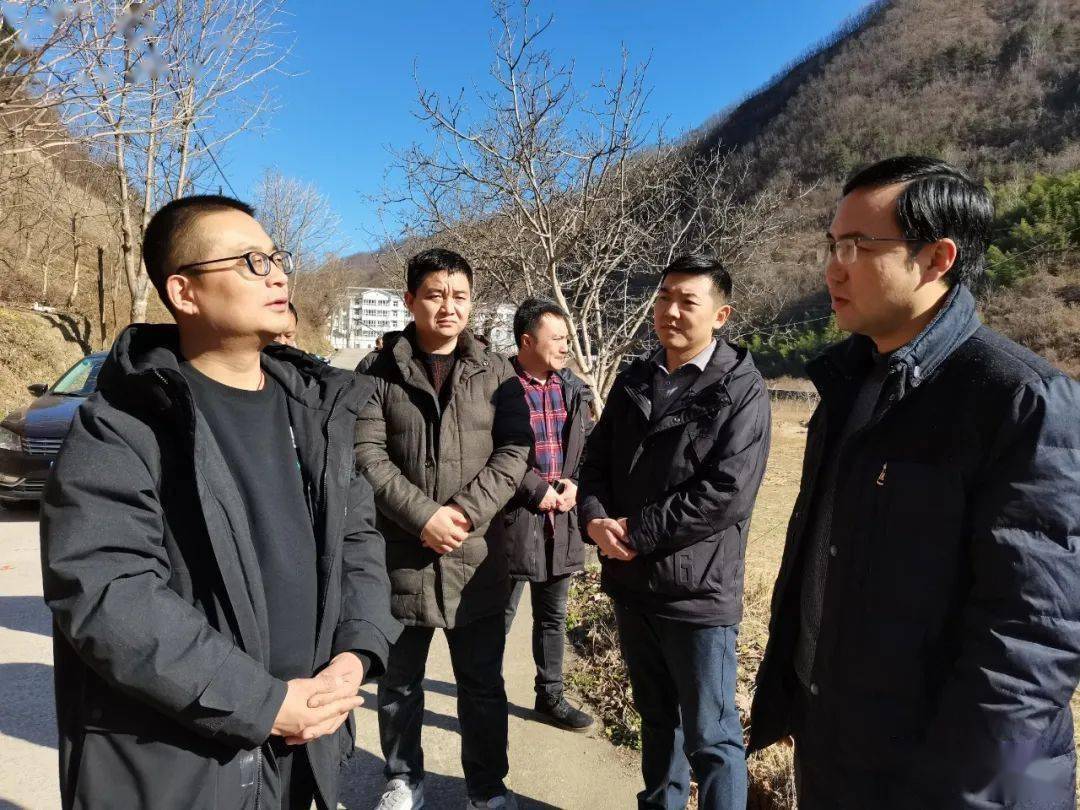 12月22日,县委常委,常务副县长罗新玮到江口镇,金川镇检查督导生态