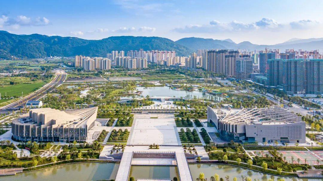 【聚焦】县新闻办在昆阳举办新闻发布会:打造温州大都市区共同富裕标