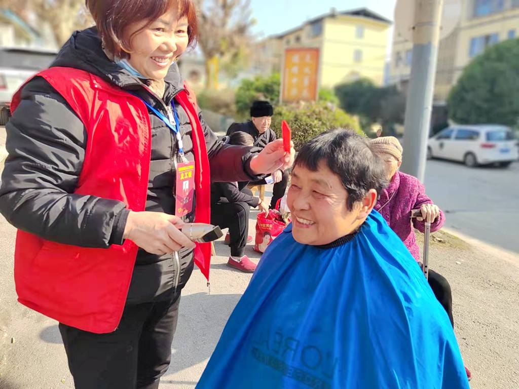 凯里洗马河街女图片