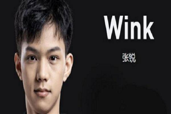 联盟wink在干嘛这个梗源自英雄联盟lpl战区ig战队的射手位wink选手