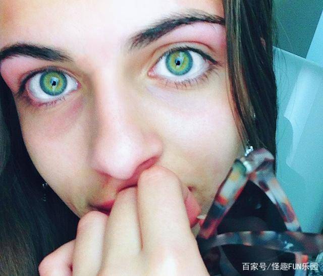 绿色——全球只有2%的人有这种颜色的眼睛,而且通常是女性