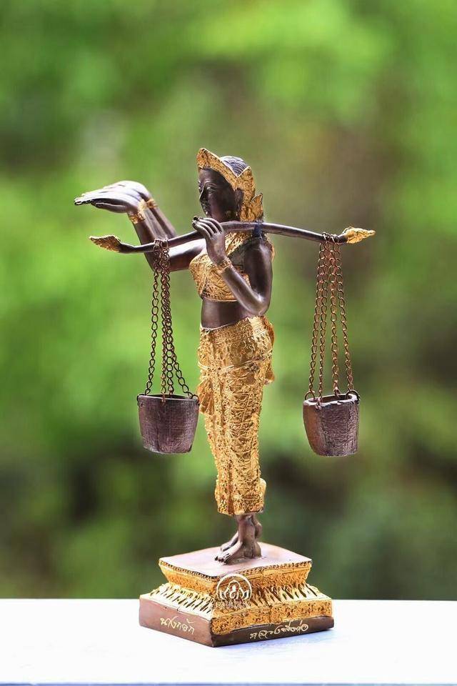 招财女神供奉泰国招财女神供奉泰国招财女神