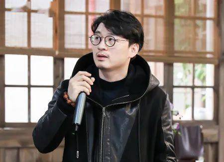 杨宗霖福州木雕(闽侯)市级非遗代表性传承人将传统木雕的"旧酒"装入