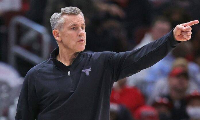 公牛主帅多诺万触发新冠协议,10名球员全部解除隔离_主教练_nba_湖人