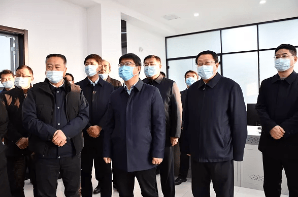 启运仪式结束后,王剑峰,程永平,孙泉等还观摩了东于污水处理厂工艺段