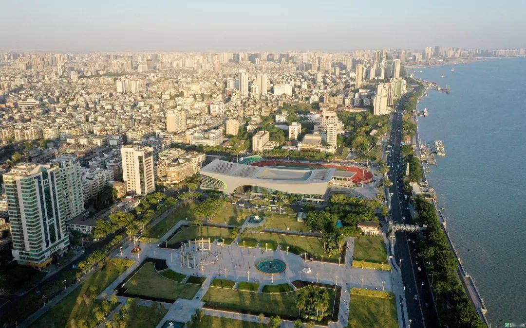 陈玩雪畅谈金平发展推动老城区焕发新活力打造产城融合示范区