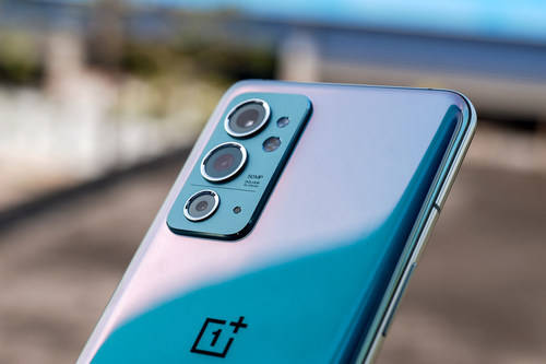 小米11"牛啤手机壳"-图源网络作为一个颜狗,买新机第一件事肯定是看