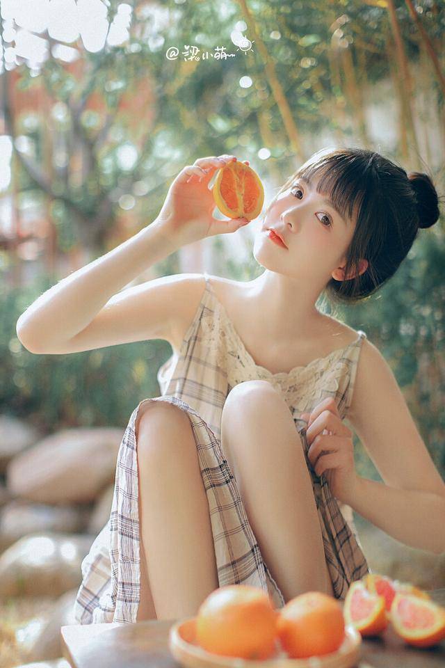 美女穿条纹格子吊带裙,温柔,淑女,甜美,好漂亮的女孩_长相_美女_漂亮