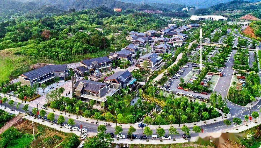 此外,在旅游休闲集聚区,天台山和合小镇,天台山游客中心等项目已建成
