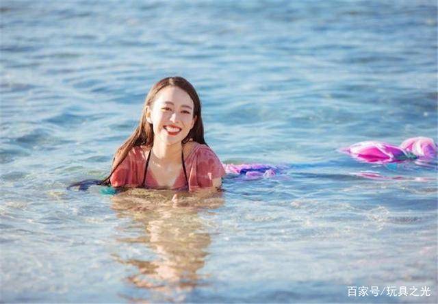美人鱼是谁扮演的 7387fb87b73b439094b86ebd9adb1c97.jpeg