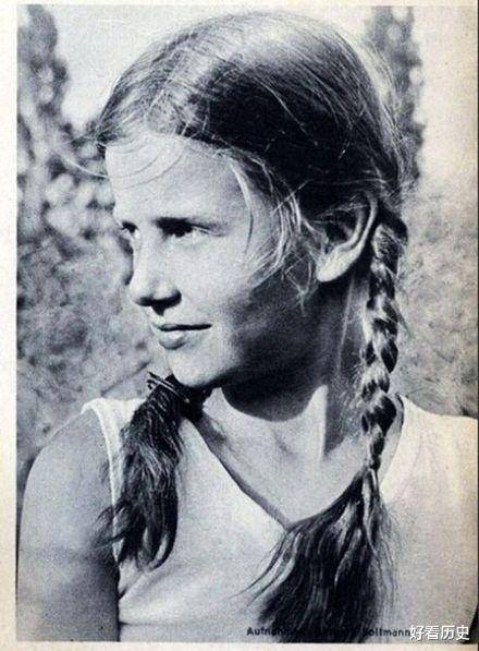 老照片希特勒的德意志少女联盟被灌输纳粹思想的女孩们