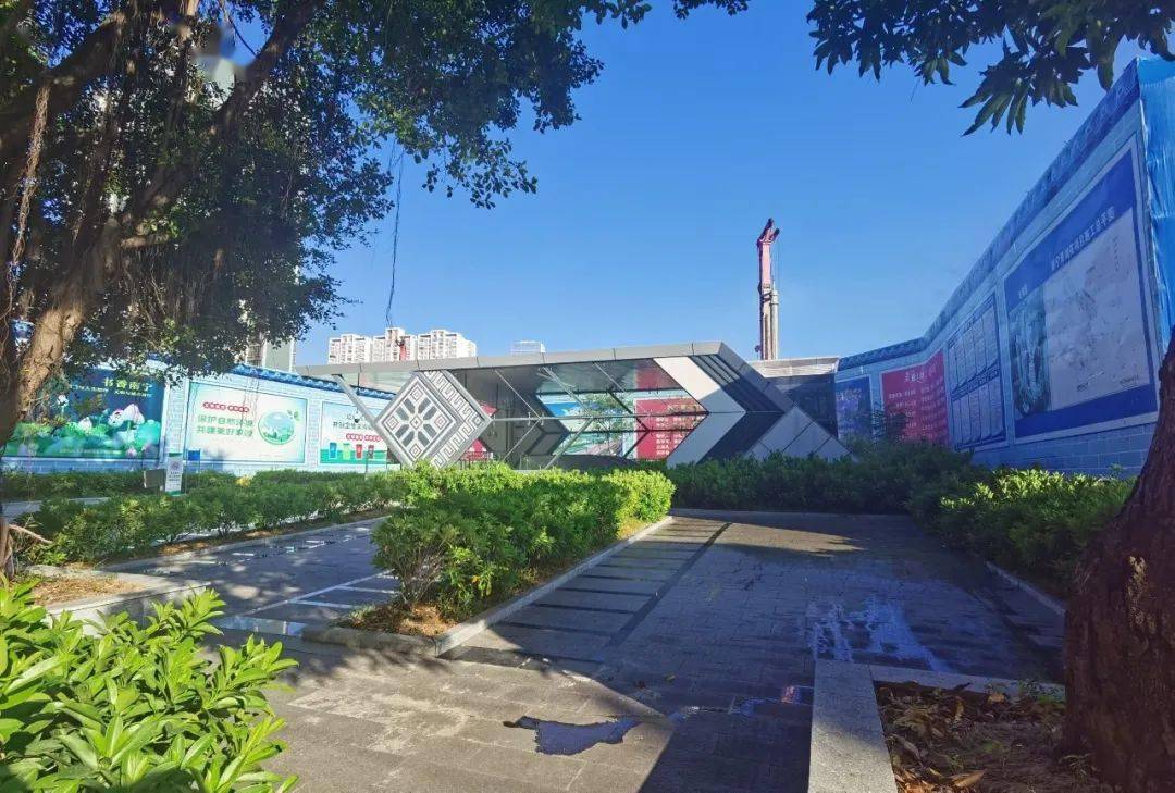 决战决胜四季度南宁青湖苑项目第一块筏板基础顺利浇筑完成