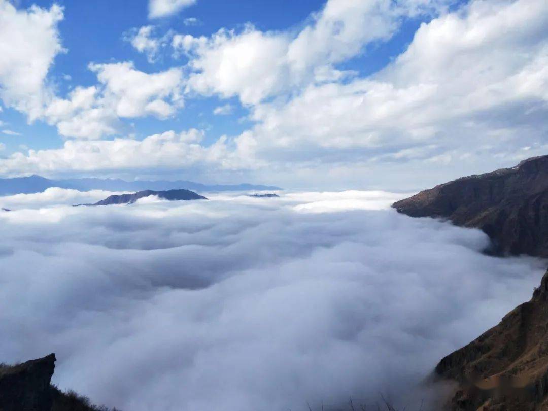 雪後初晴的巧家爐房雞嚕山谷雲海美如仙境_巧家縣_布村_雲朵