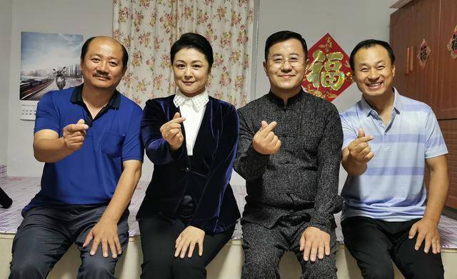 看病,"谢大脚"没要孩子,48岁的她哭着向婆婆道歉_于月仙_张学松_丈夫