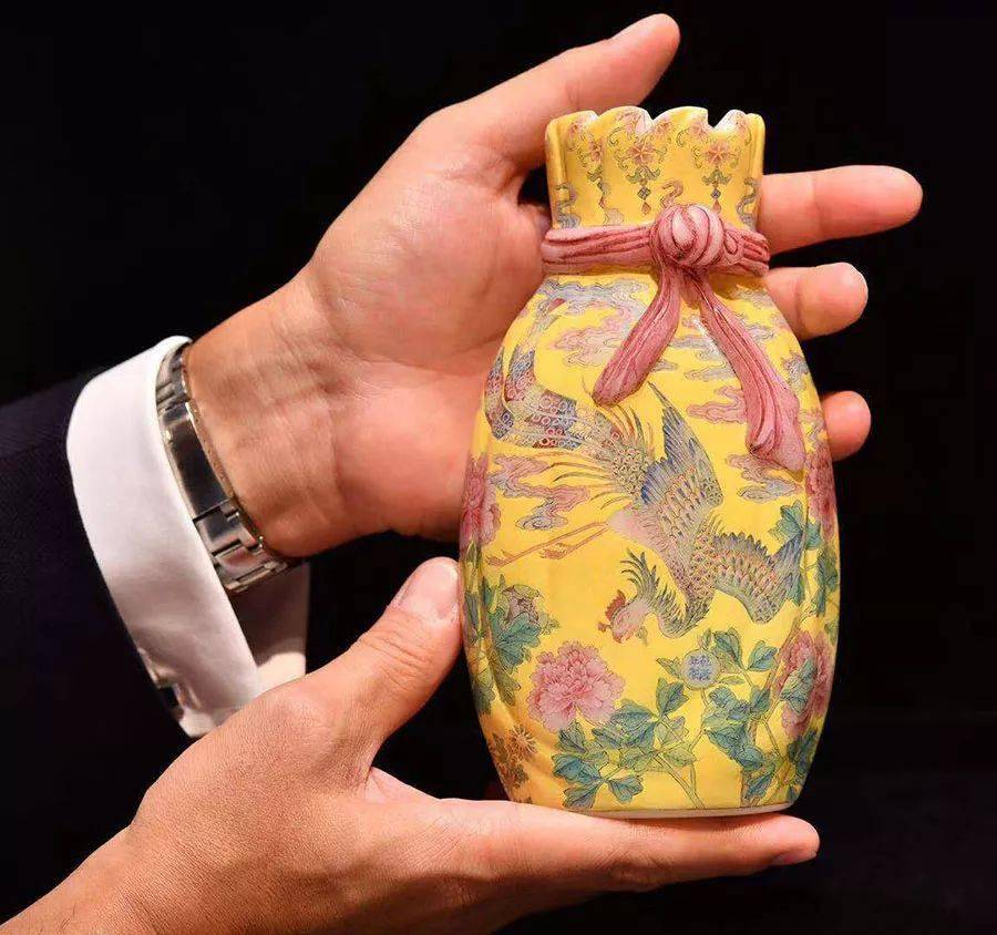 中国古美術　大清乾隆　青磁瓶 Amazon.co.jp: 中国 清朝の 大清乾隆年製銘 中国美術 唐物 骨董