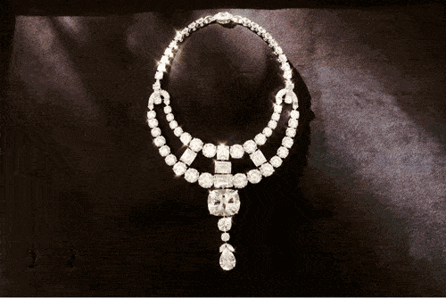 4斤重的的卡地亚(cartier)钻石项链——珍妮.杜桑(jeanne toussaint).