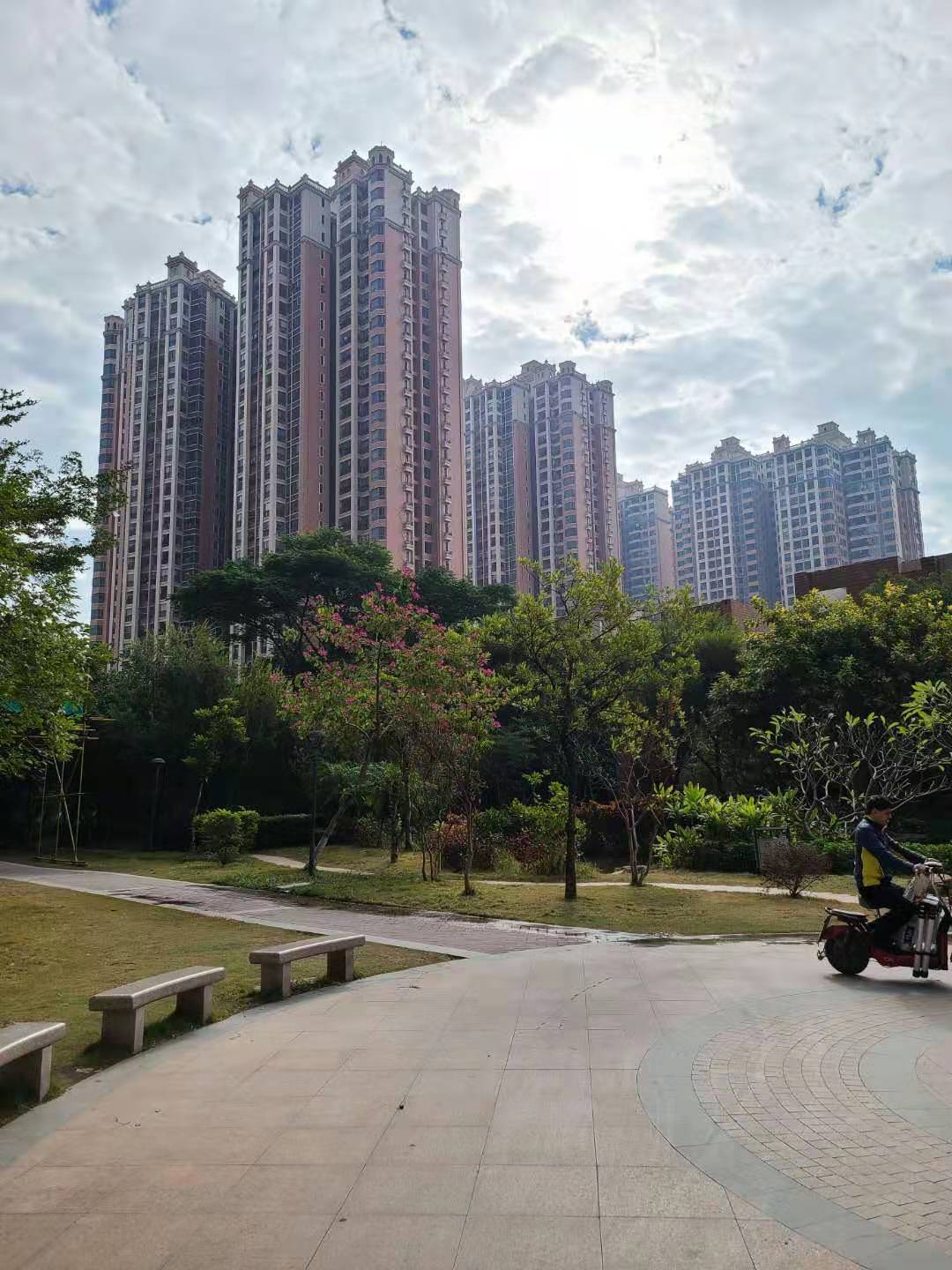 惠州荷兰小城烂尾楼盘"收尾",2687套续建房屋陆续获授不动产权证