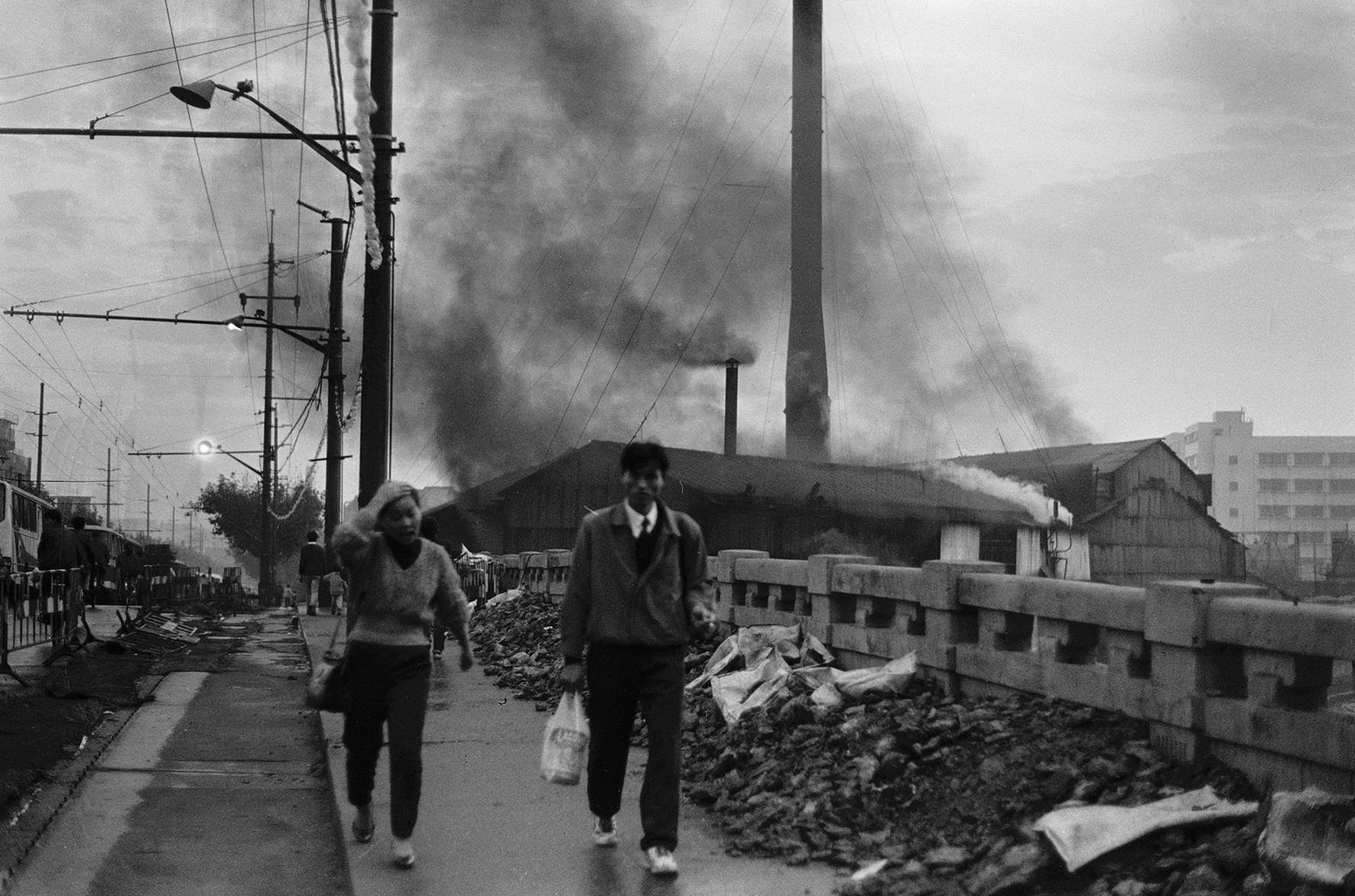 展览|看展览｜苏州河：陆元敏与他的年轻摄影师朋友们