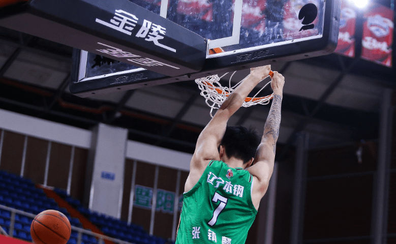 遼寧|技驚四座！張鎮(zhèn)麟今天3個暴扣：郭艾倫背傳+一條龍上籃+籃下扣框