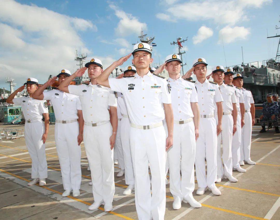 队列会操这群浪花白真帅