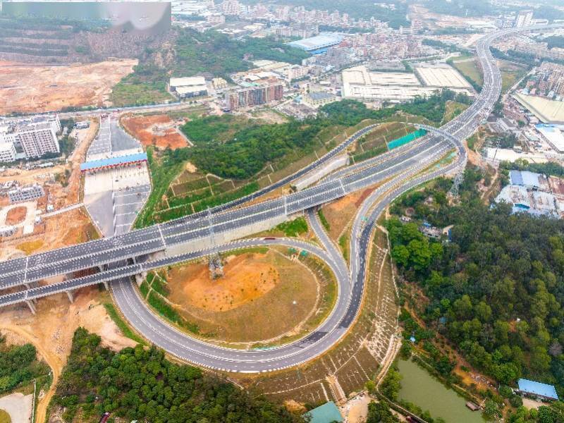 莞高速公路惠州段,横跨整个东莞市,依次途经桥头,谢岗,常平,横沥,东坑