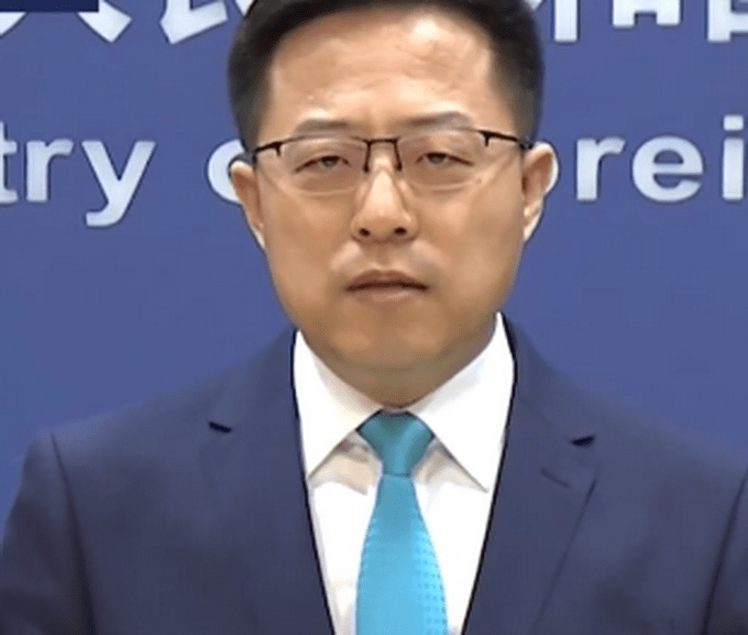 赵立坚:在座外国记者抗疫期间在中国,就偷着乐吧!