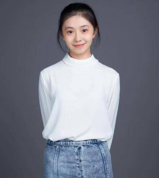 “谋女郎”刘浩存体重82斤,一双美腿让人挪不开眼,少女感十足_刘浩纯_减肥_身材