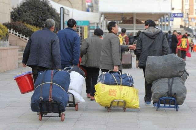 未来10年,社会"怪象"又将重现,70后生活压力或再度加大_经济负担_问题