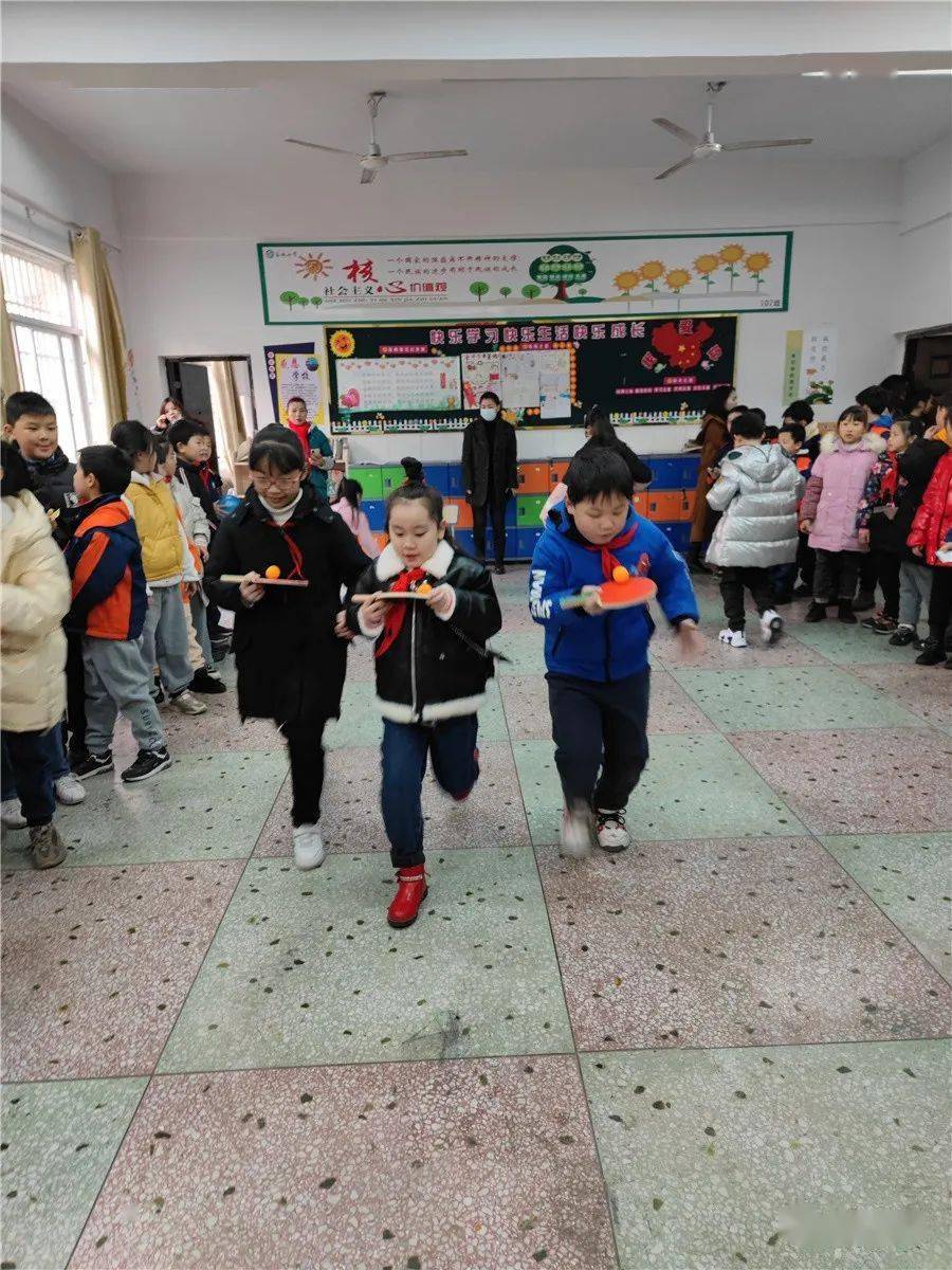 不忘初心绽放2022岳阳经济技术开发区东城小学庆元旦主题活动