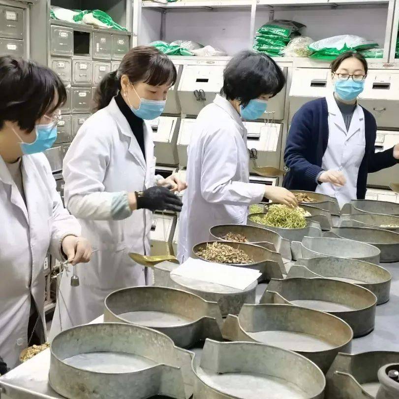 县中医院:加班熬制中药汤剂 支援新安抗疫_疫情_防控_工作